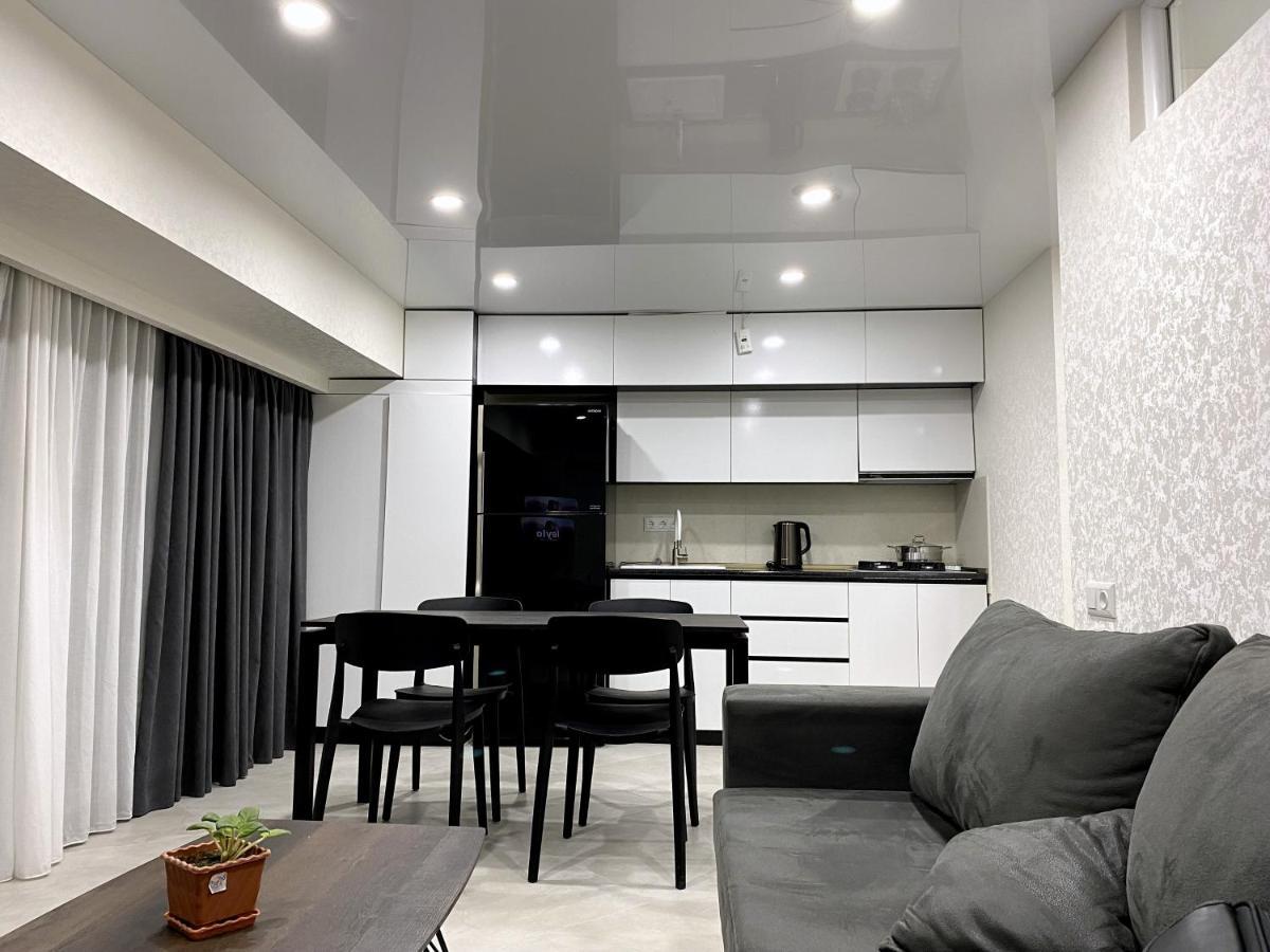 Gss Apartment Tiflis Exterior foto